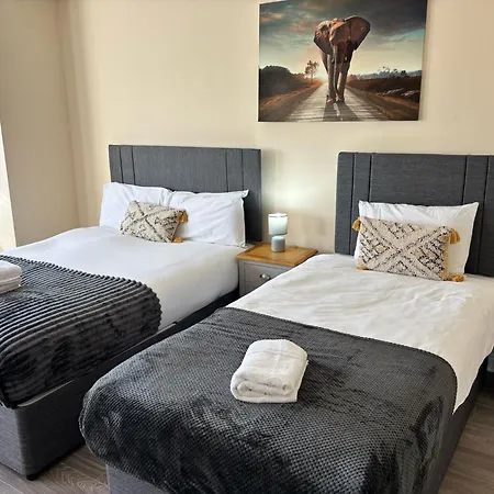 Appartement Three Bedroom *