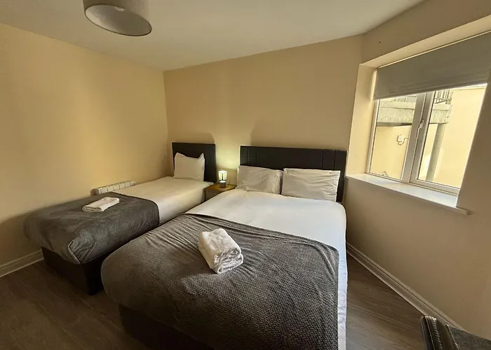 Three Bedroom 公寓 *